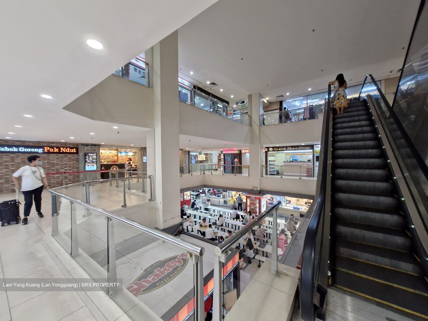 Lucky Plaza (D9), Retail #594365741
